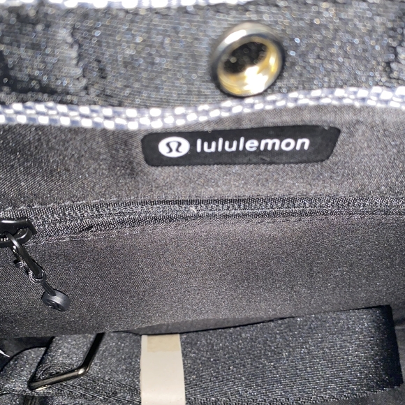 Lululemon Two-Tone Canvas Tote Bag Mini 4.5L - Picture 6 of 6